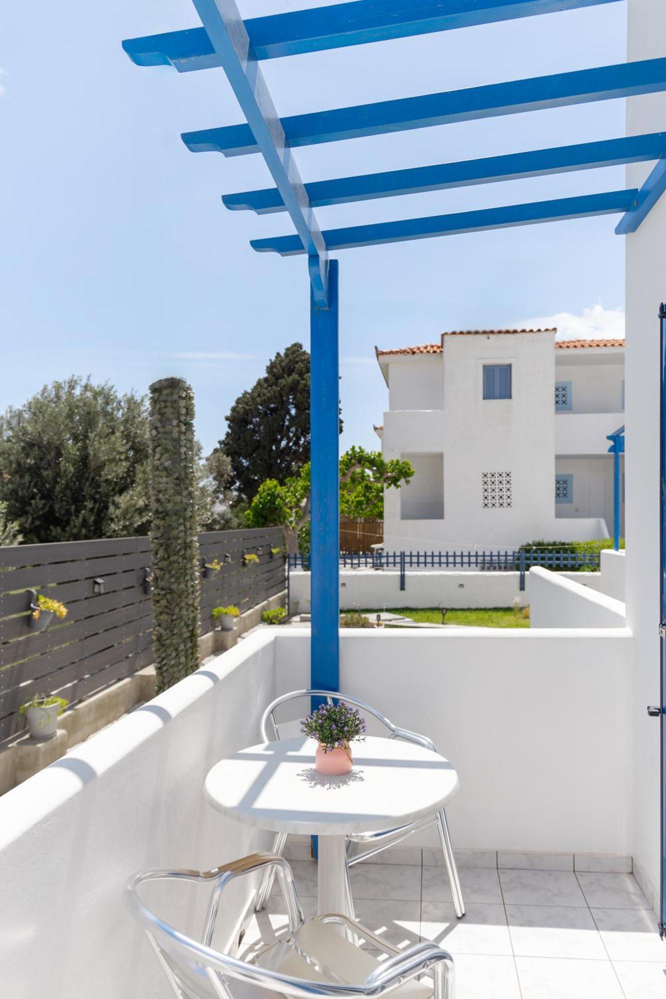 Nissea Studios - πρώην Dora 2 Studios - Batsíon Exterior foto